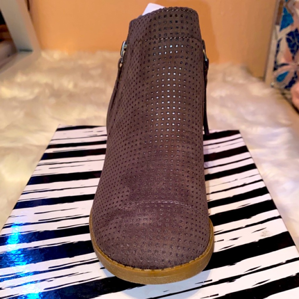 Sweet Life Daria  Bootie , Faux Suede , Size 6.5 * COLOR IS GREY BUT LOOK BROWN*